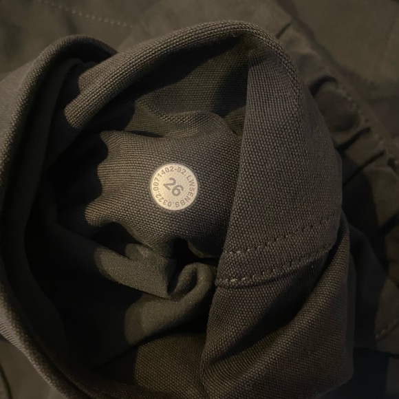 Lululemon Light Utilitech Cargo Pocket High Rise Pant - Picture 7 of 13